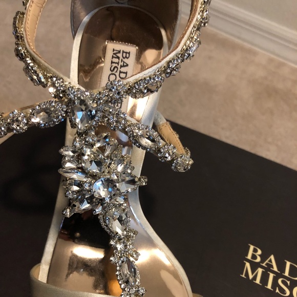 Lindas zapatillas de BADGLEY MISCHAKA - Picture 2 of 5